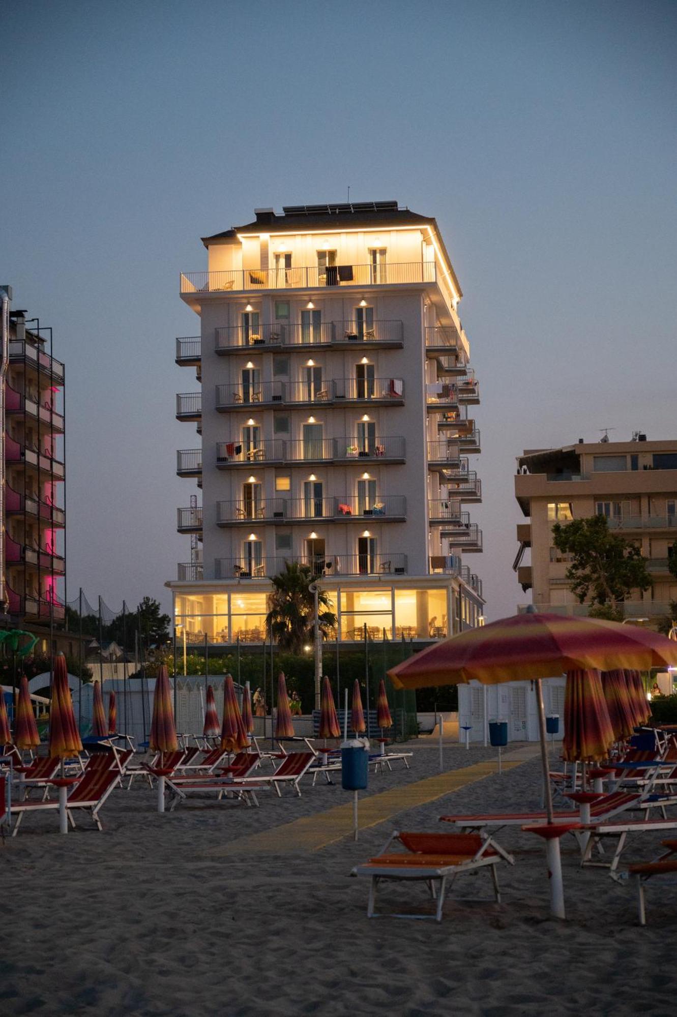 Hotel Fedora Riccione Exterior foto