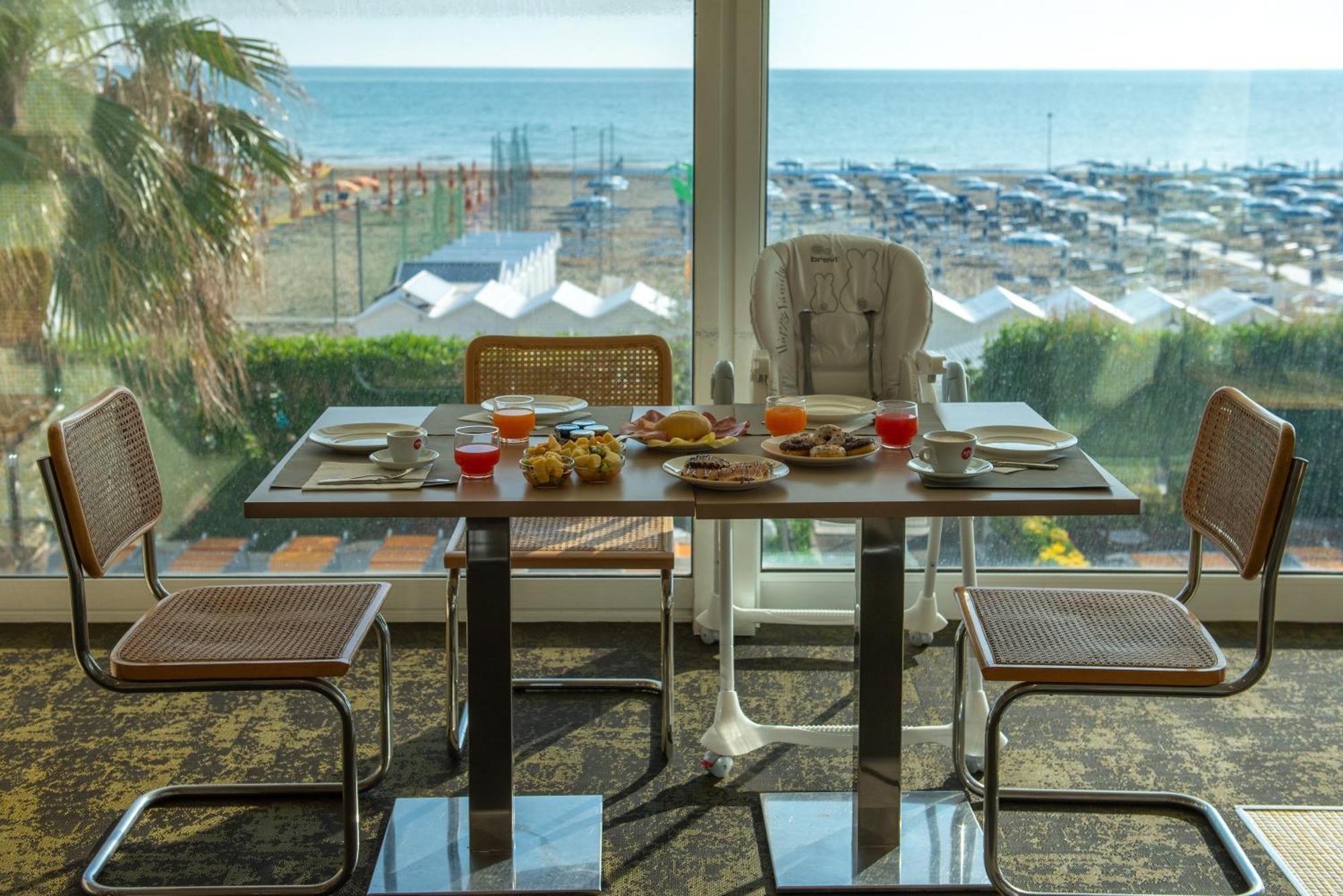 Hotel Fedora Riccione Exterior foto