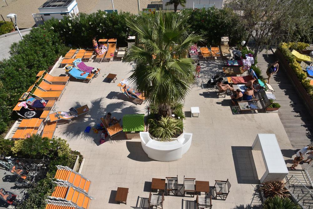 Hotel Fedora Riccione Exterior foto